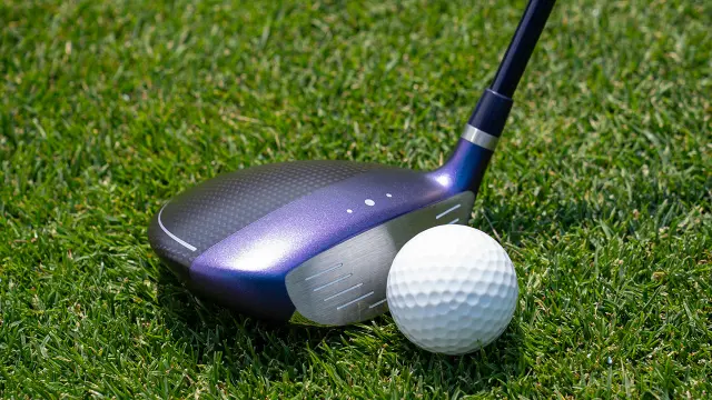 G Le4 fairway addressing th eball